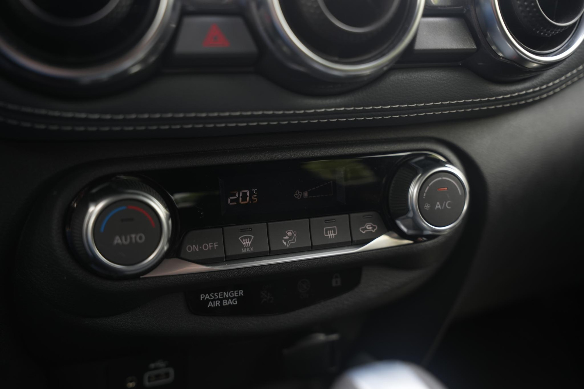 Nissan Juke 1.0 DIG-T N-Design 2022 Two-tone(dark grey & black) 20