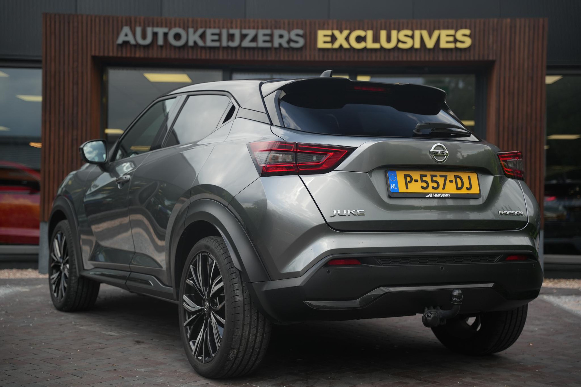 Nissan Juke 1.0 DIG-T N-Design 2022 Two-tone(dark grey & black) 7