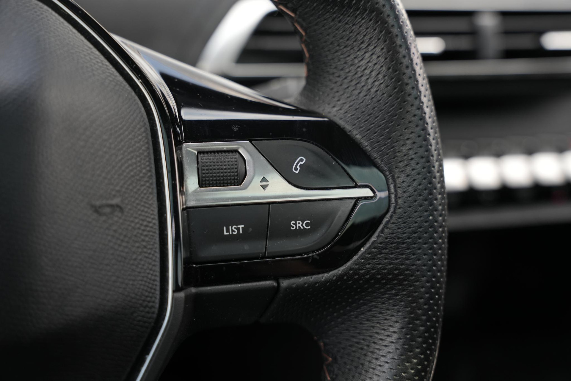 Peugeot 3008 1.2 PureTech GT Line 2018 Blanc nacré 23