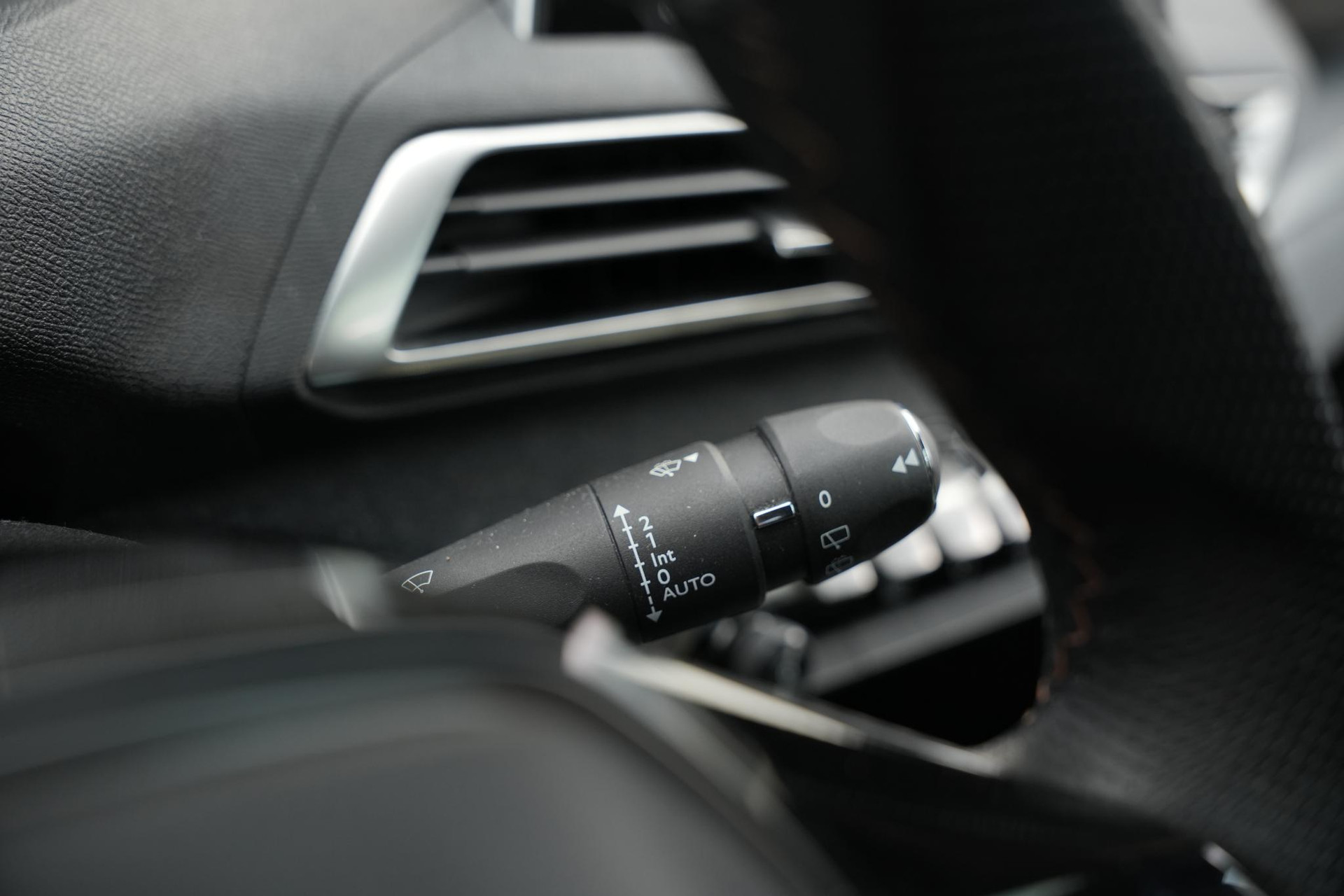 Peugeot 3008 1.2 PureTech GT Line 2018 Blanc nacré 25