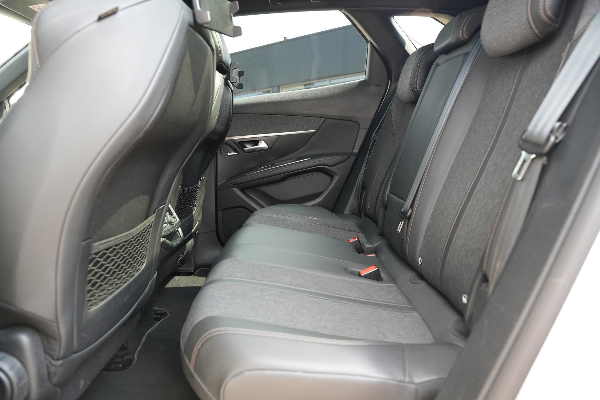 Peugeot 3008 1.2 PureTech GT Line 2018 Blanc nacré 4