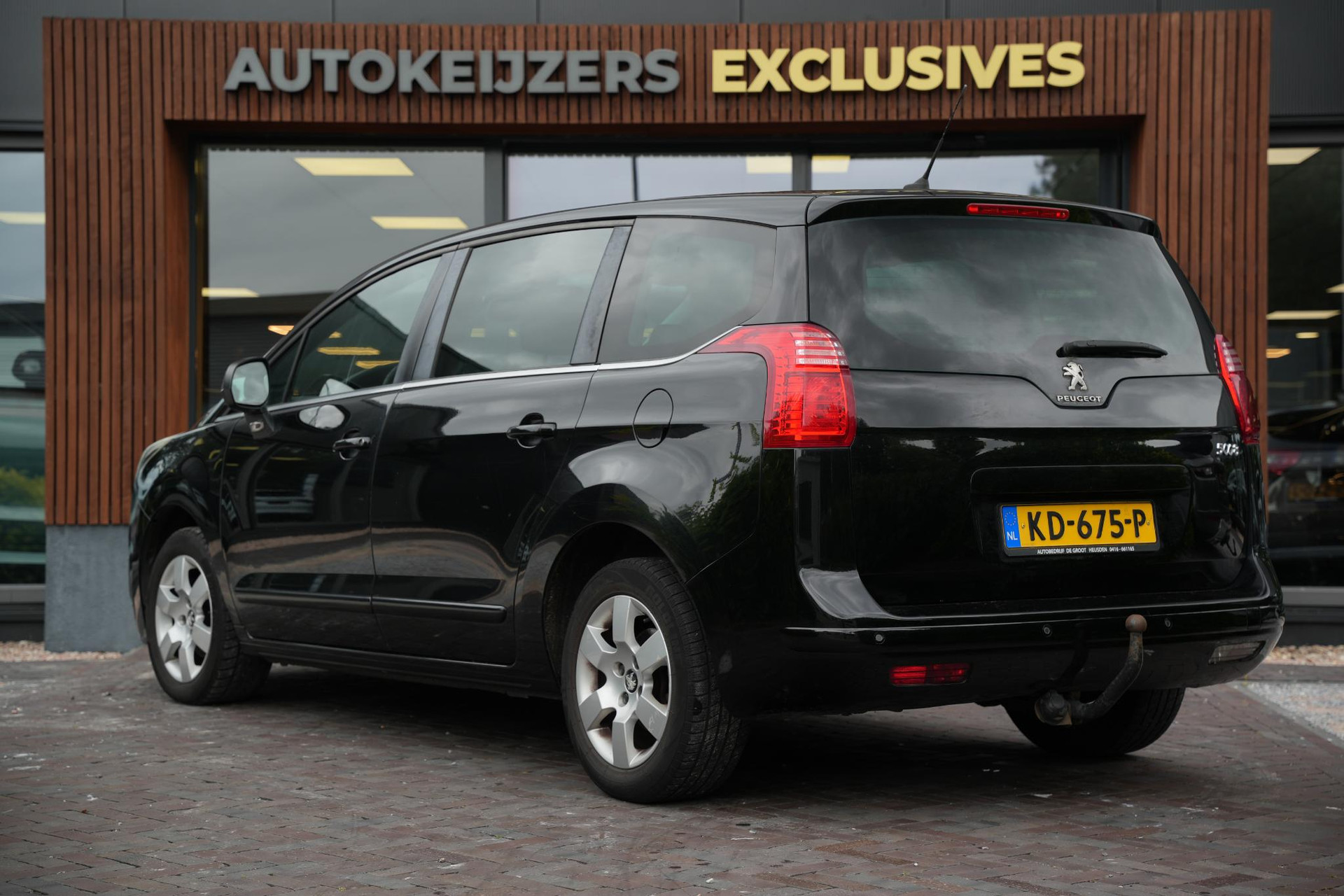 Peugeot 5008 1.6 HDi Active 7p. 2014 BLACK PEARL PAINT (KTV) 9