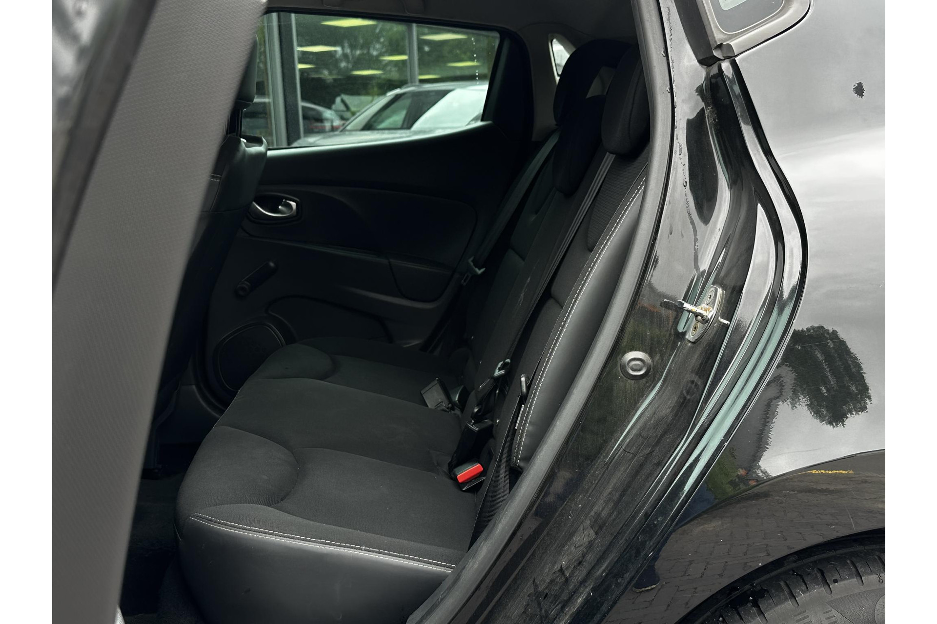 Renault Clio 0.9 TCe Expression 2015 Noir etoile gne  11