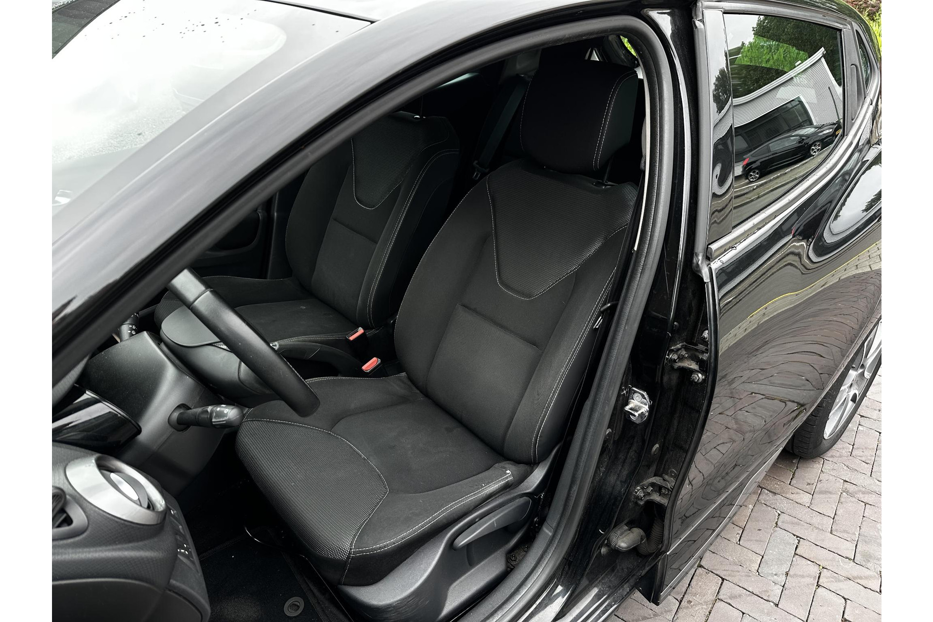 Renault Clio 0.9 TCe Expression 2015 Noir etoile gne  13