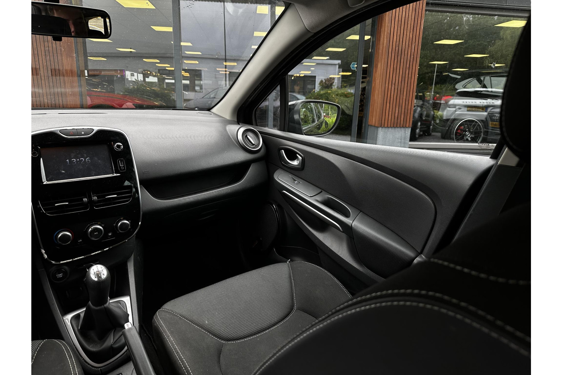 Renault Clio 0.9 TCe Expression 2015 Noir etoile gne  15