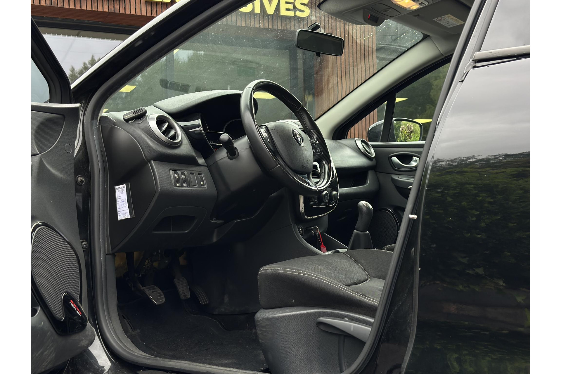 Renault Clio 0.9 TCe Expression 2015 Noir etoile gne  6