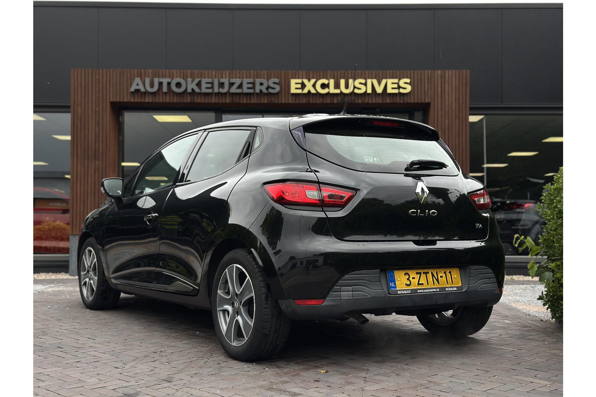 Renault Clio 0.9 TCe Expression 2015 Noir etoile gne  7