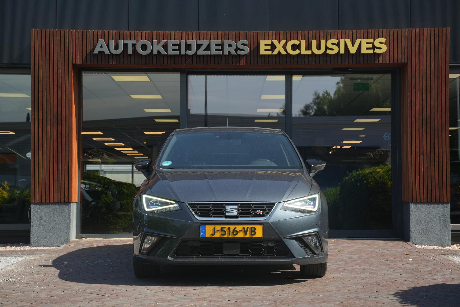 SEAT Ibiza 1.0 TSI FR Business Intense Plus 2020 Magnetic tech grey 2