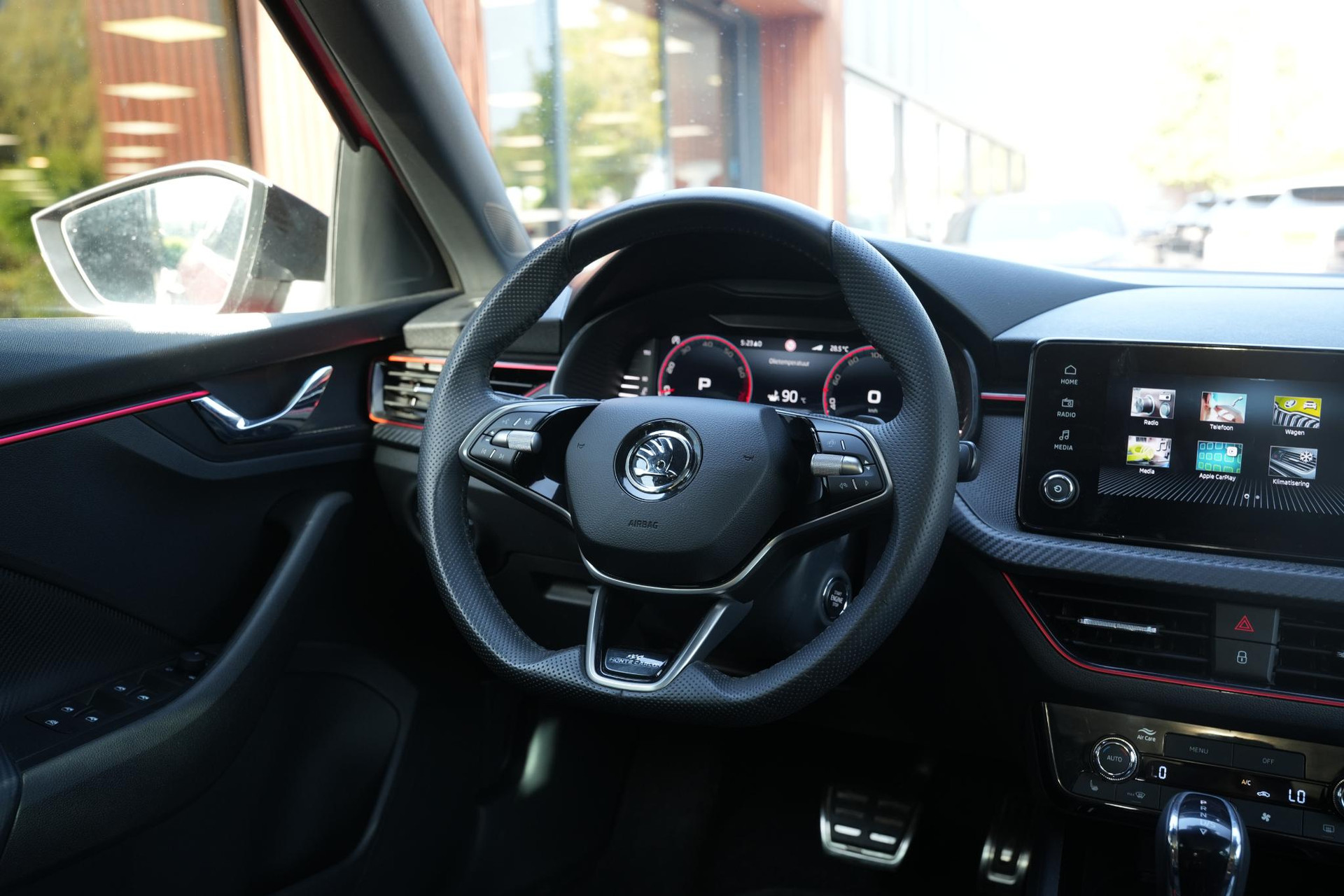 Škoda Kamiq 1.0 TSI Monte Carlo 2026 Velvet red (K1) 10