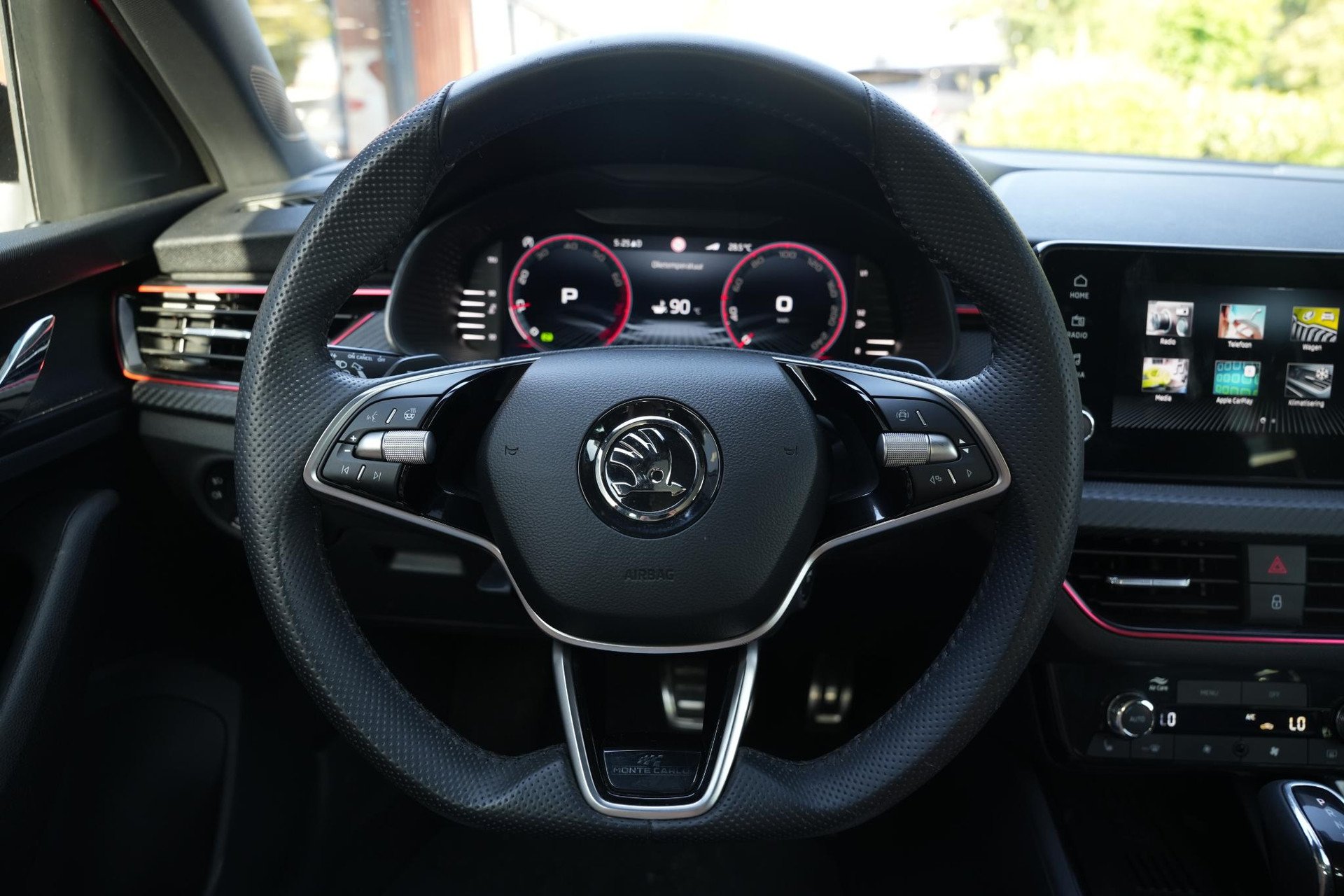Škoda Kamiq 1.0 TSI Monte Carlo 2026 Velvet red (K1) 14