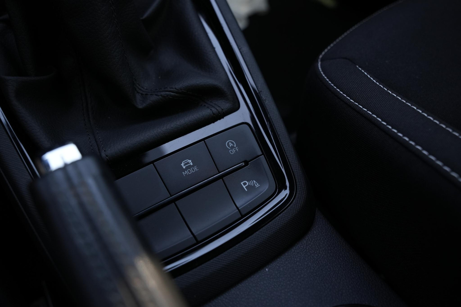 Škoda Kamiq 1.0 TSI Monte Carlo 2026 Velvet red (K1) 31
