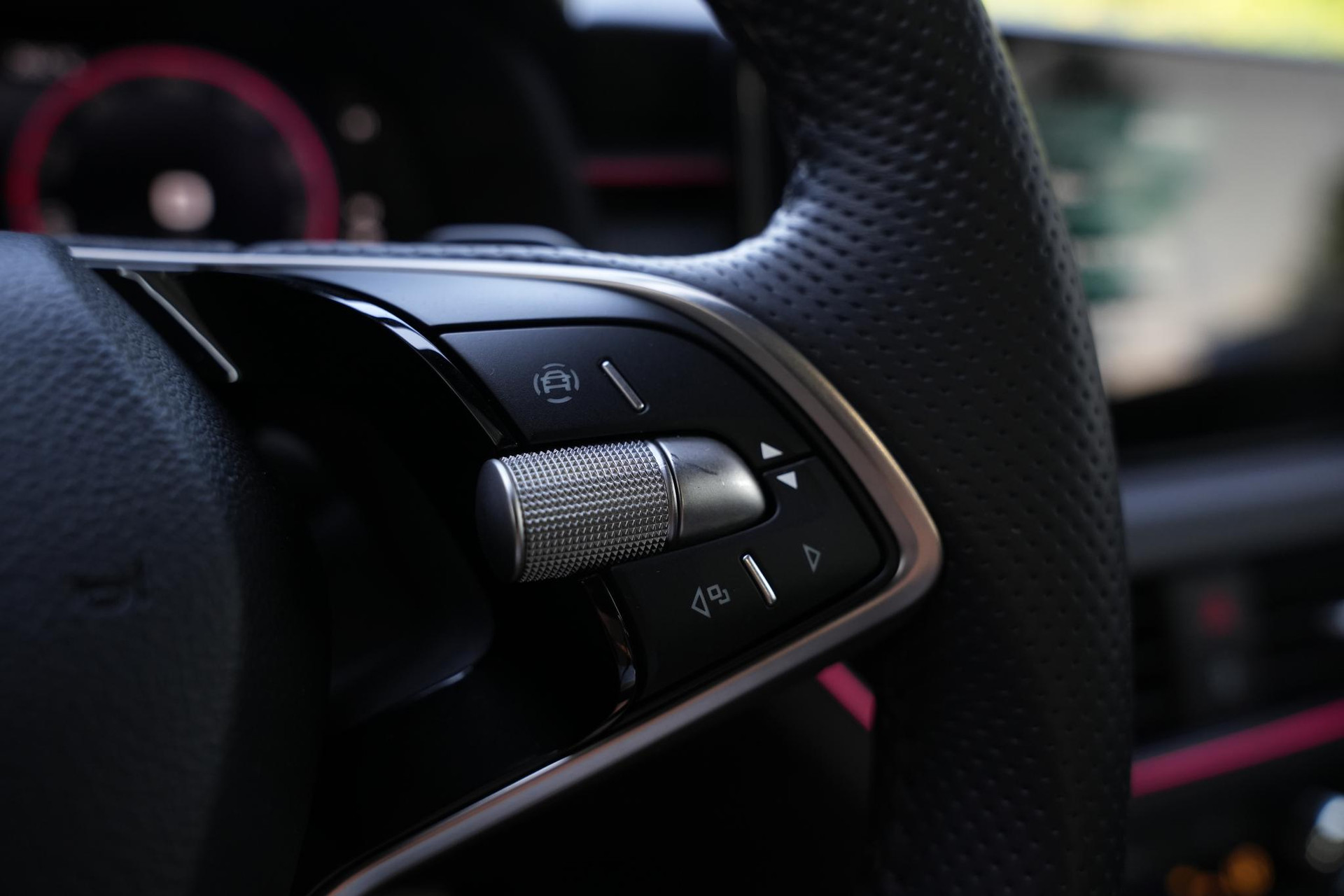 Škoda Kamiq 1.0 TSI Monte Carlo 2026 Velvet red (K1) 33