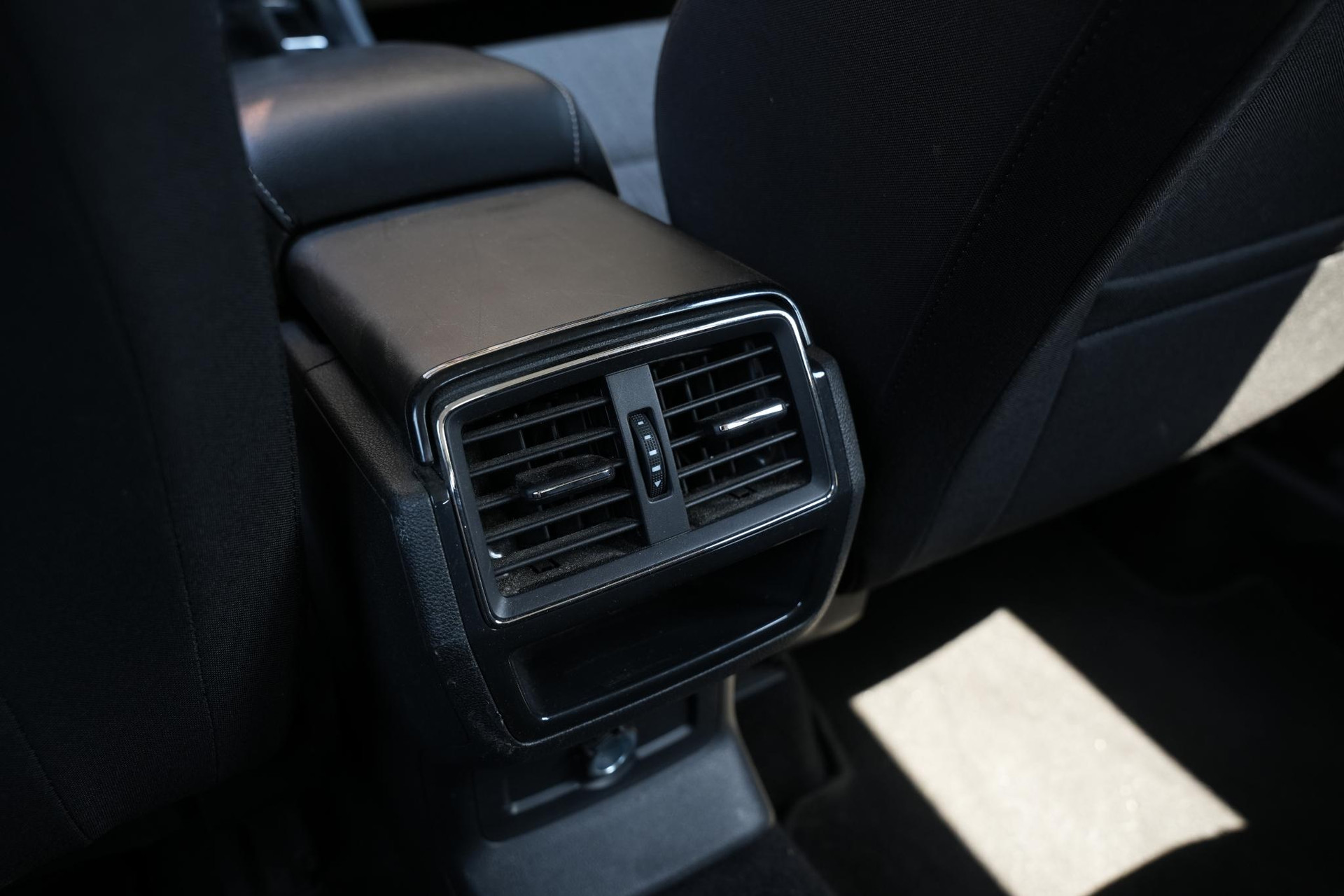 Škoda Karoq 1.0 TSI Business Edition 2020 Steel grey 14