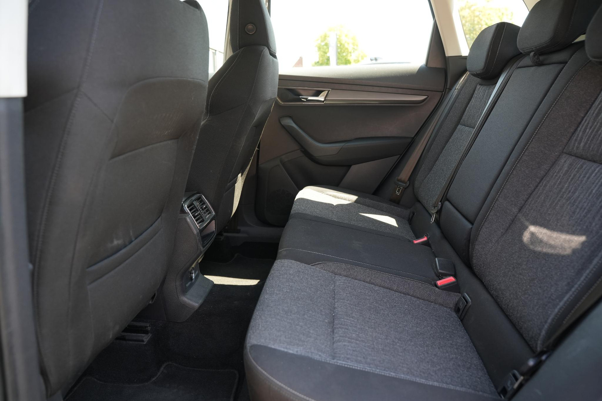 Škoda Karoq 1.0 TSI Business Edition 2020 Steel grey 15