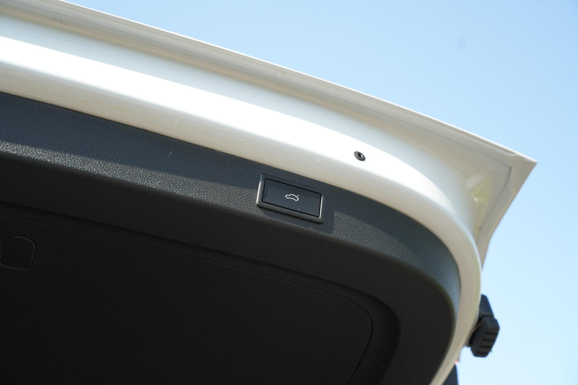 Škoda Kodiaq 1.5 TSI MHEV Sportline Business 7p 2026 Moon white metallic (2Y2Y) 11