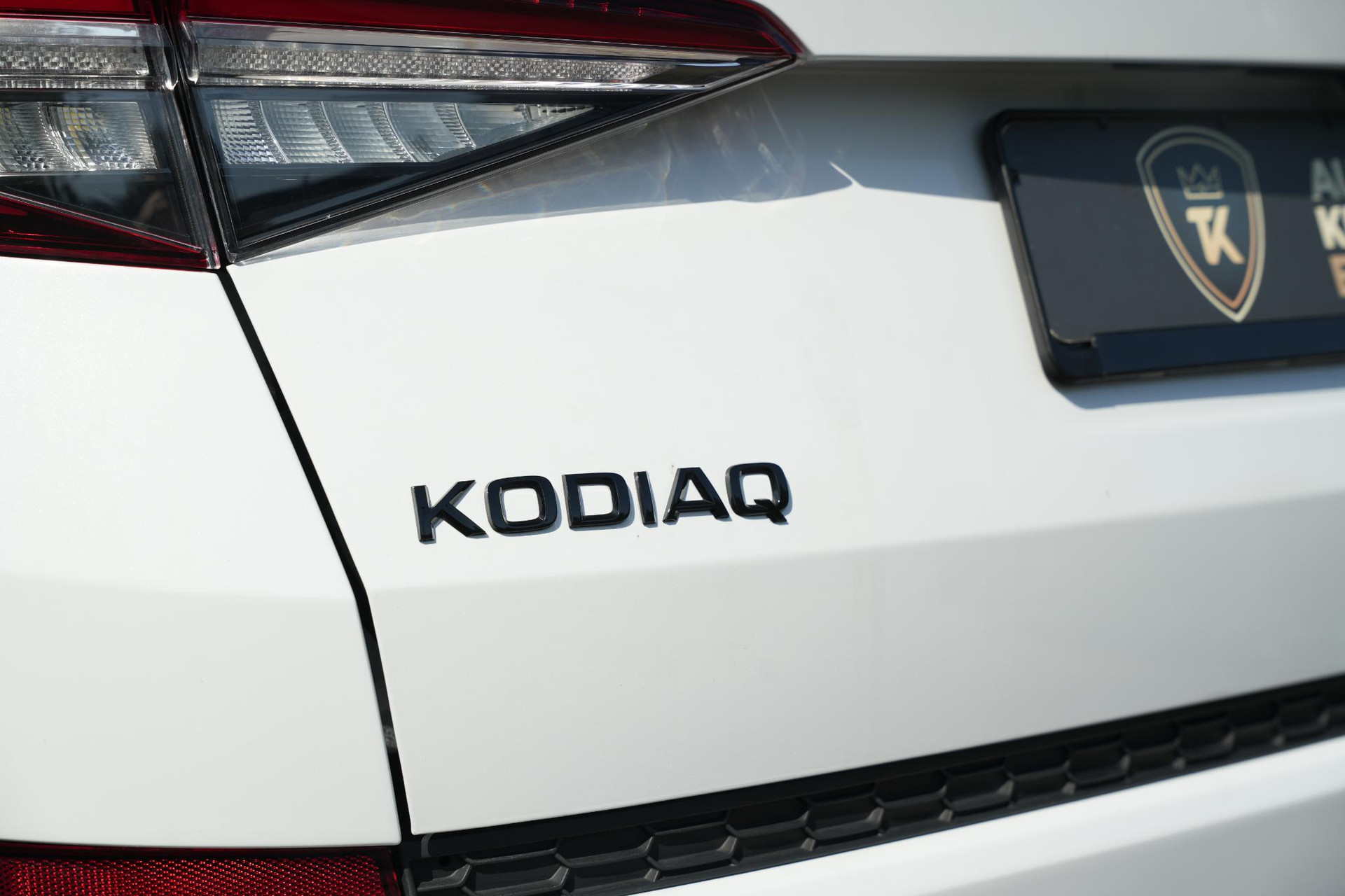 Škoda Kodiaq 1.5 TSI MHEV Sportline Business 7p 2026 Moon white metallic (2Y2Y) 16