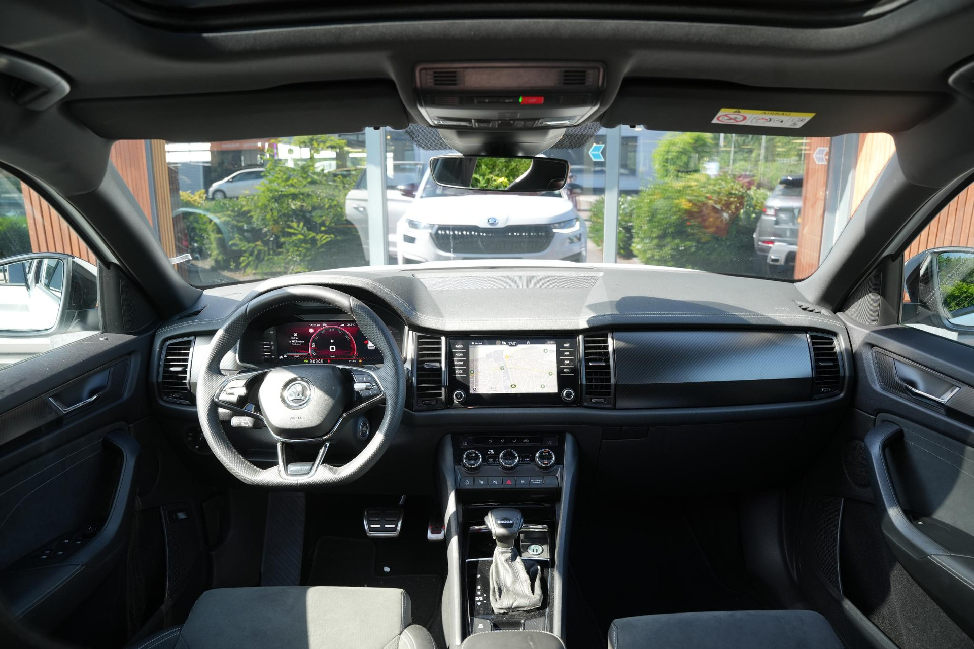 Škoda Kodiaq 1.5 TSI MHEV Sportline Business 7p 2026 Moon white metallic (2Y2Y) 2