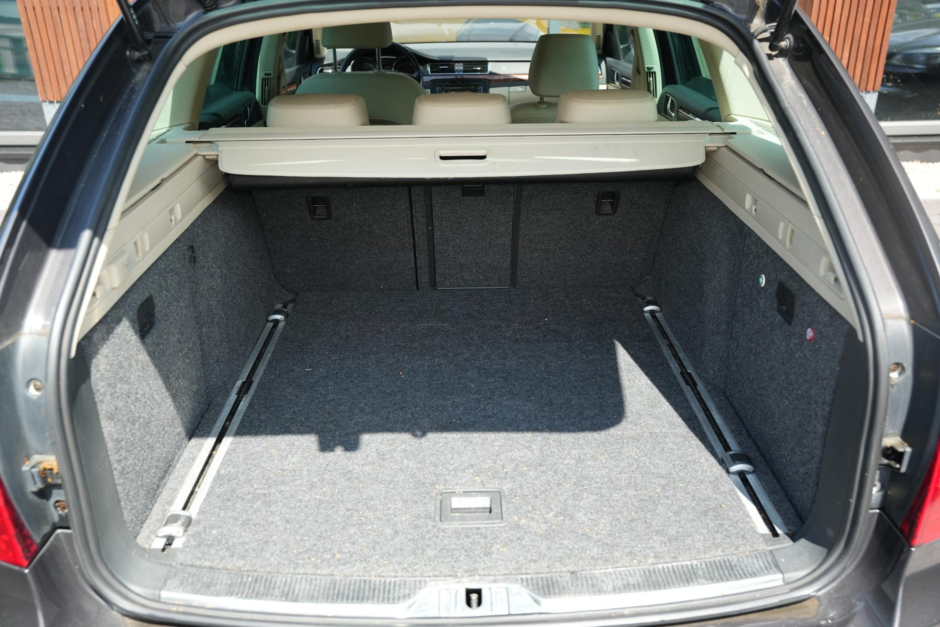 Škoda Superb Combi 2.0 TSI Elegance Business Line 2011 Mocha (brown) (6Q6Q) 12