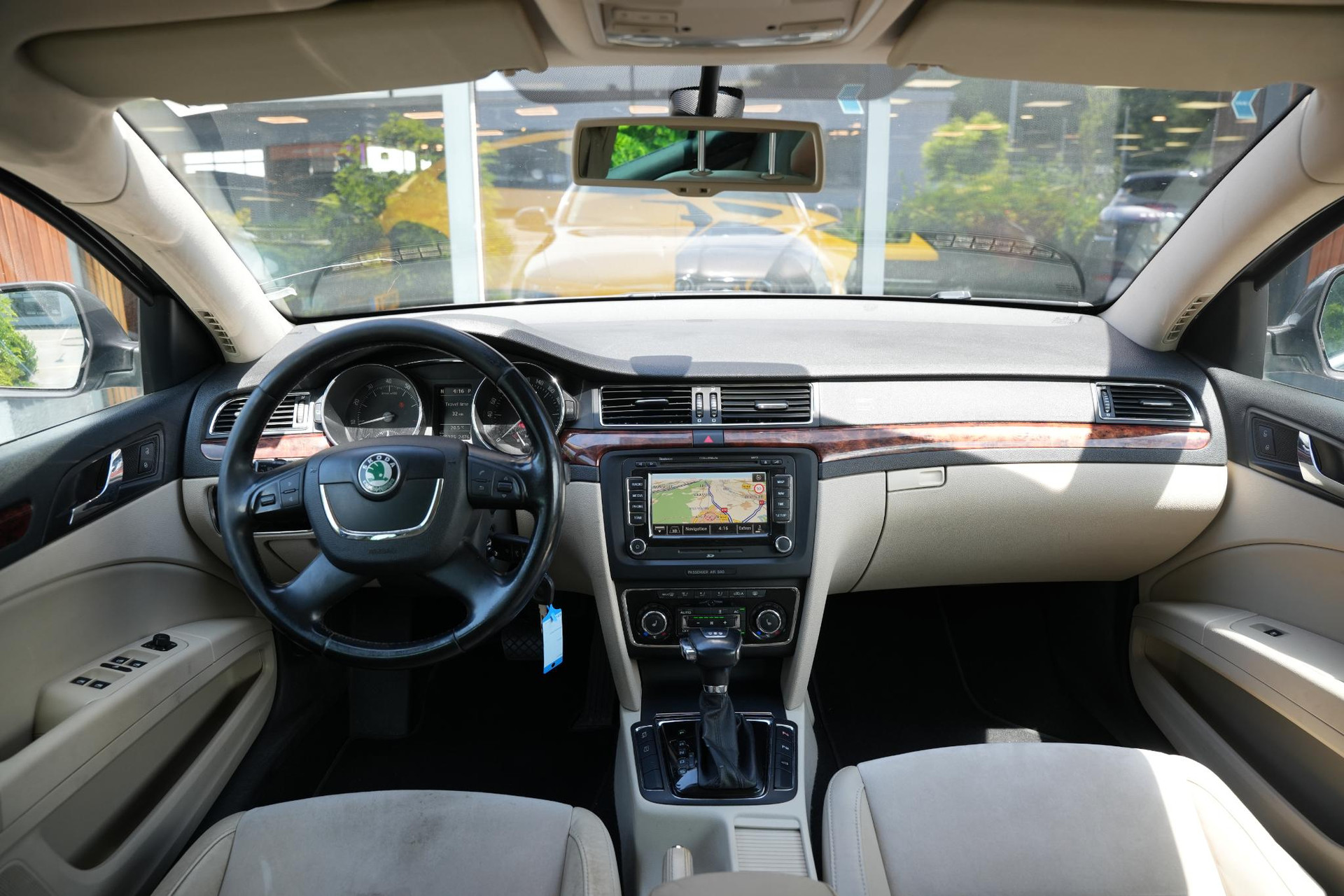 Škoda Superb Combi 2.0 TSI Elegance Business Line 2011 Mocha (brown) (6Q6Q) 2