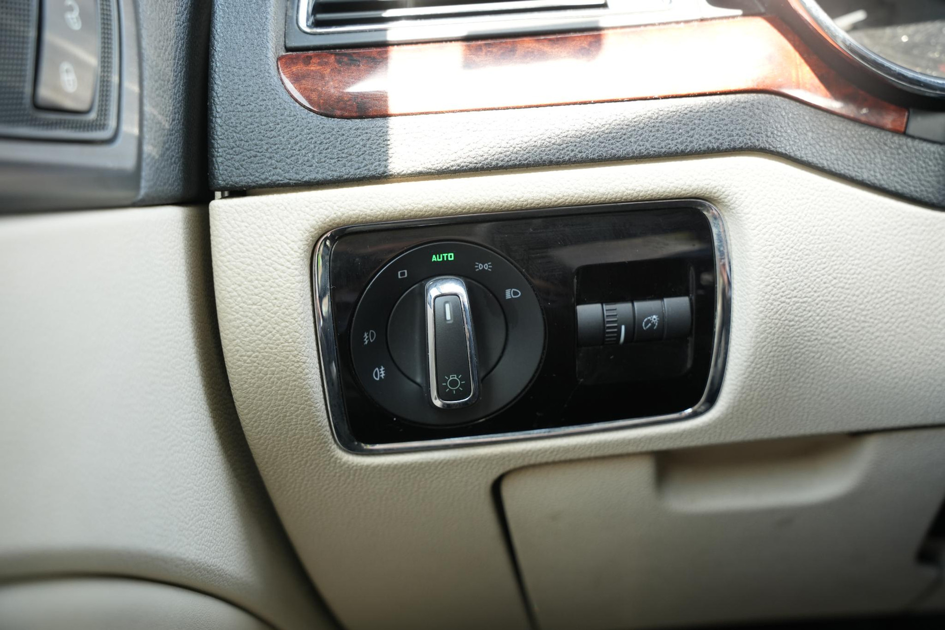 Škoda Superb Combi 2.0 TSI Elegance Business Line 2011 Mocha (brown) (6Q6Q) 21
