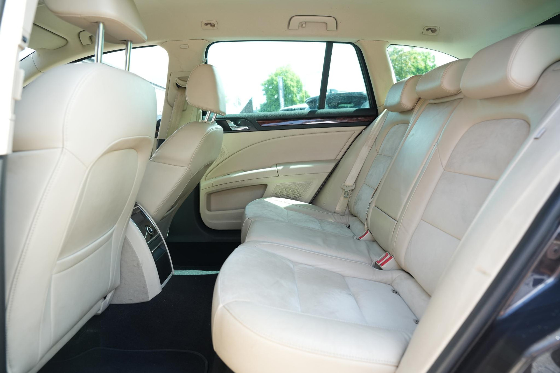 Škoda Superb Combi 2.0 TSI Elegance Business Line 2011 Mocha (brown) (6Q6Q) 4