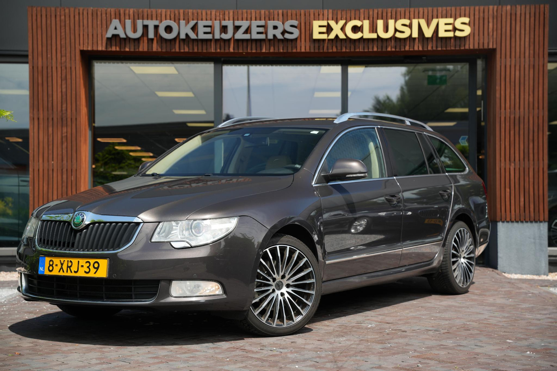 Škoda Superb Combi 2.0 TSI Elegance Business Line 2011 Mocha (brown) (6Q6Q) 5