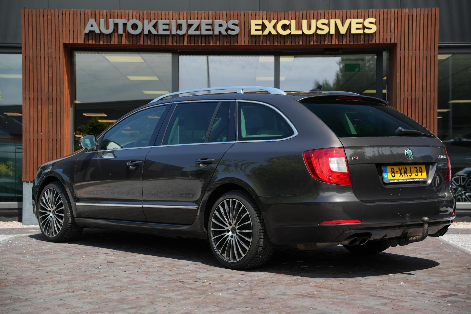 Škoda Superb Combi 2.0 TSI Elegance Business Line 2011 Mocha (brown) (6Q6Q) 9