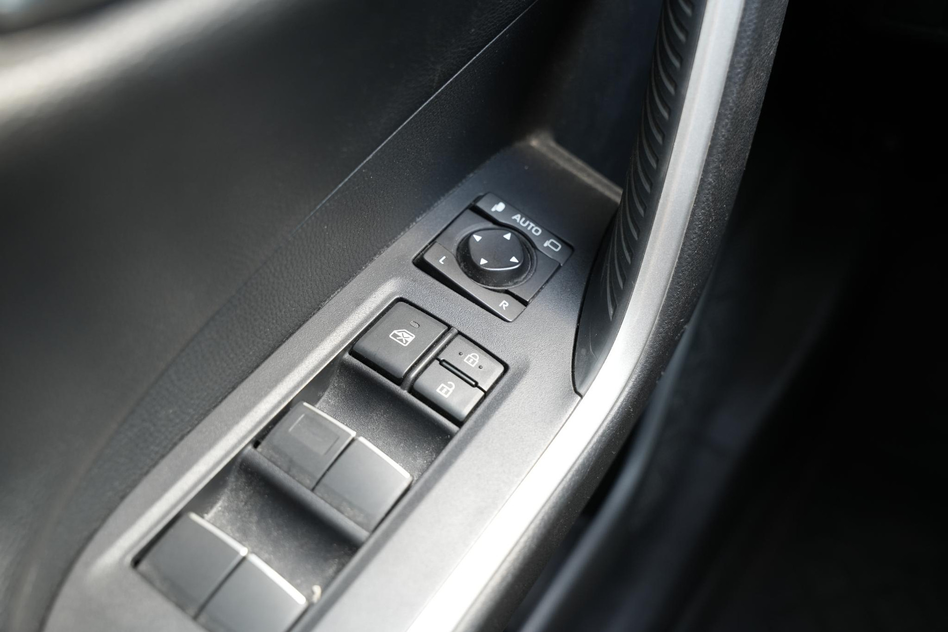 Toyota RAV4 2.5 Hybrid AWD Business Intro 2019 (040) 20