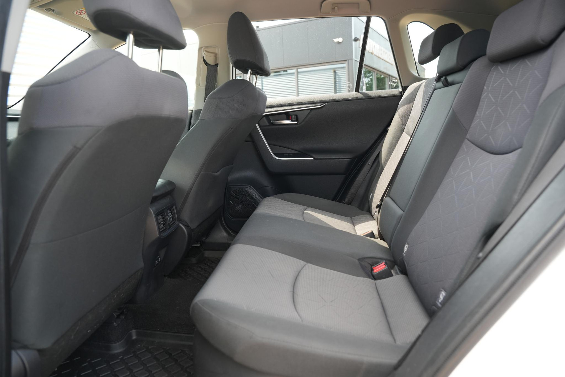 Toyota RAV4 2.5 Hybrid AWD Business Intro 2019 (040) 8