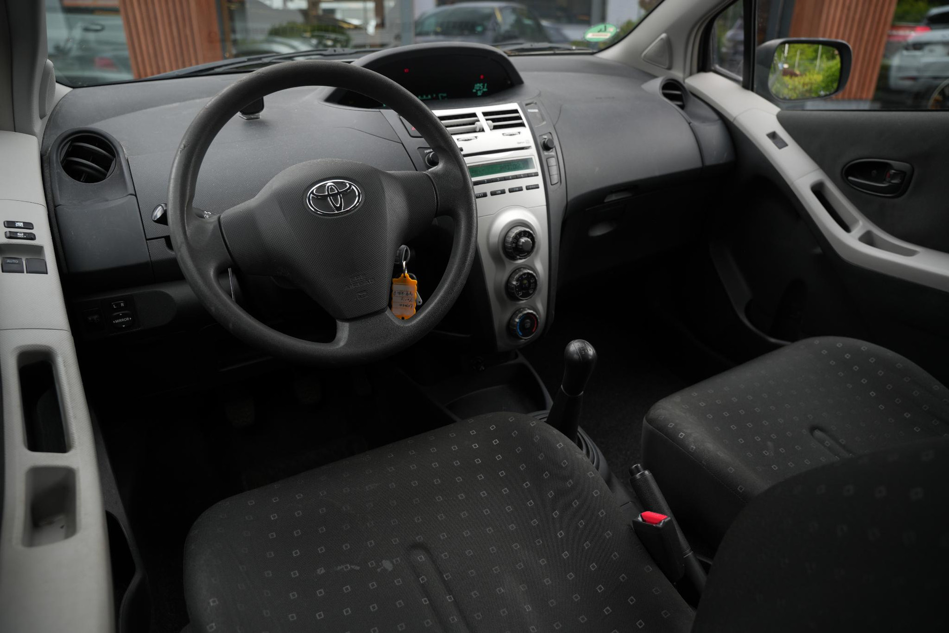 Toyota Yaris 1.3 VVTi Sol 2009 (1G3) 12