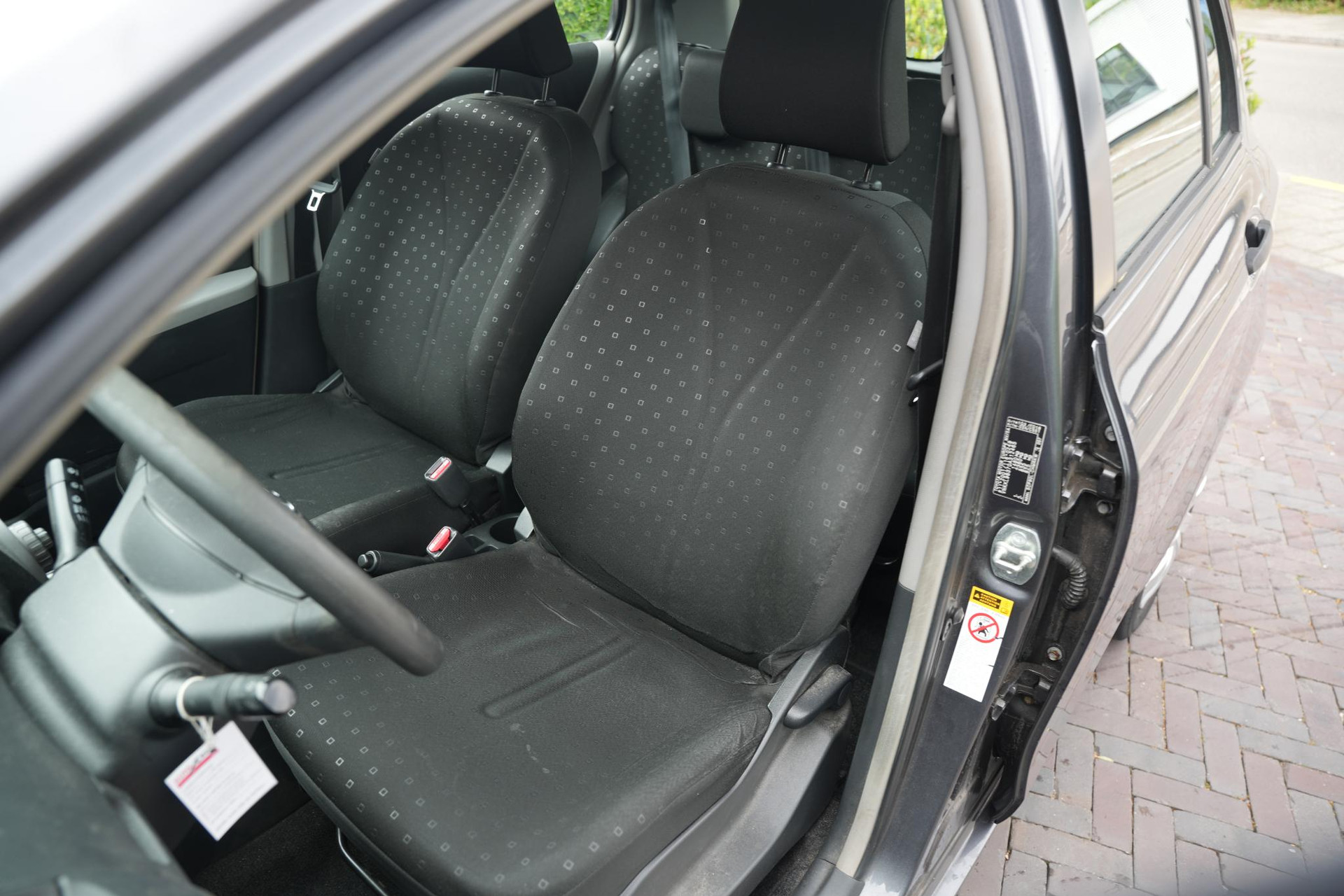 Toyota Yaris 1.3 VVTi Sol 2009 (1G3) 14