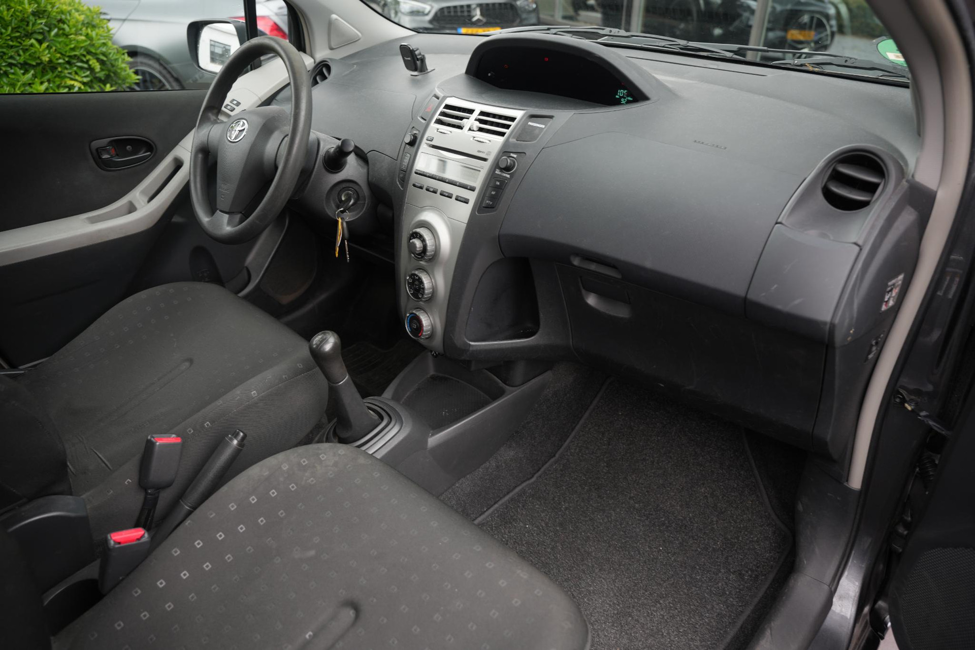 Toyota Yaris 1.3 VVTi Sol 2009 (1G3) 19
