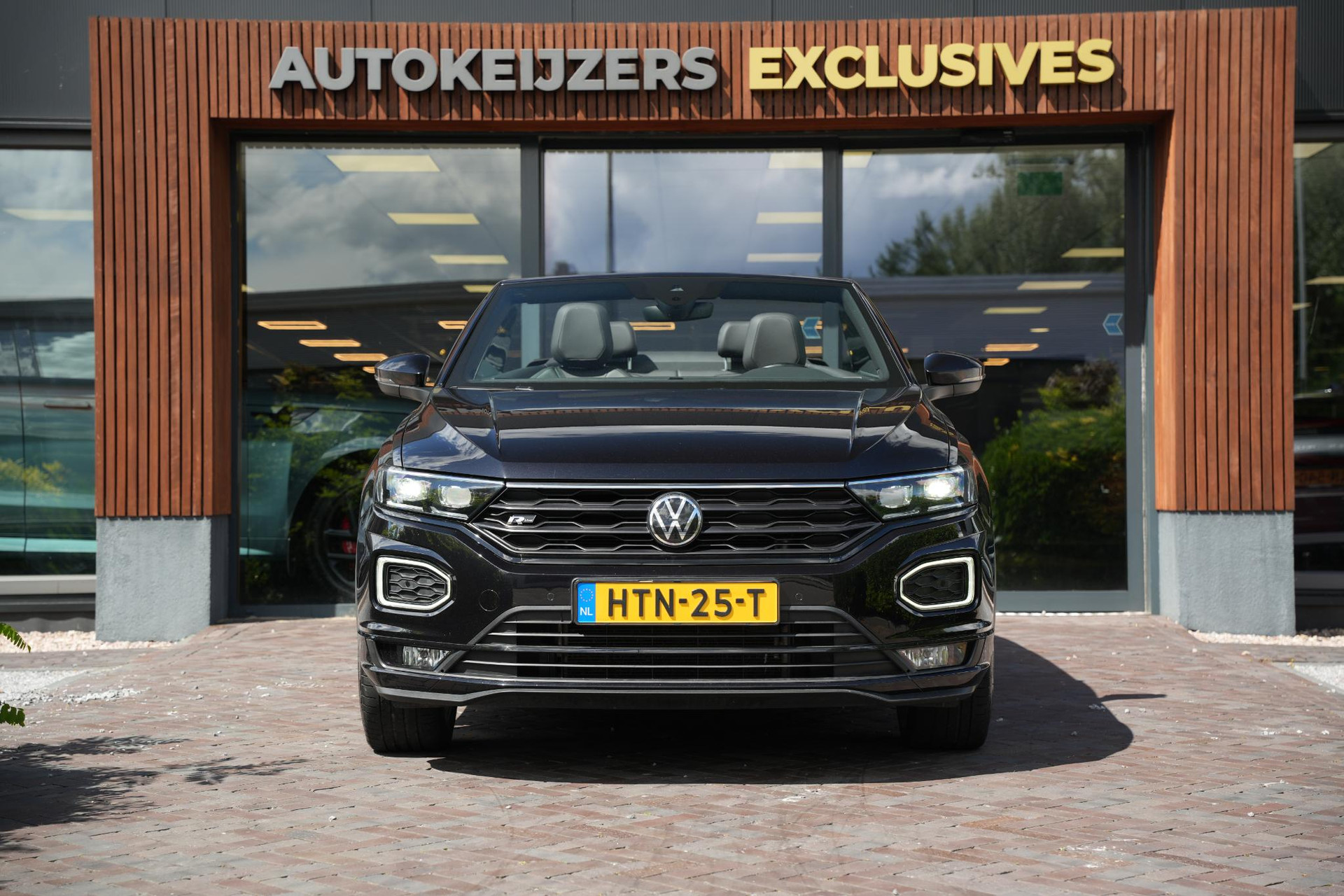 Volkswagen T-Roc Cabrio 1.5 TSI R-Line 2021 Deep black zwart 3