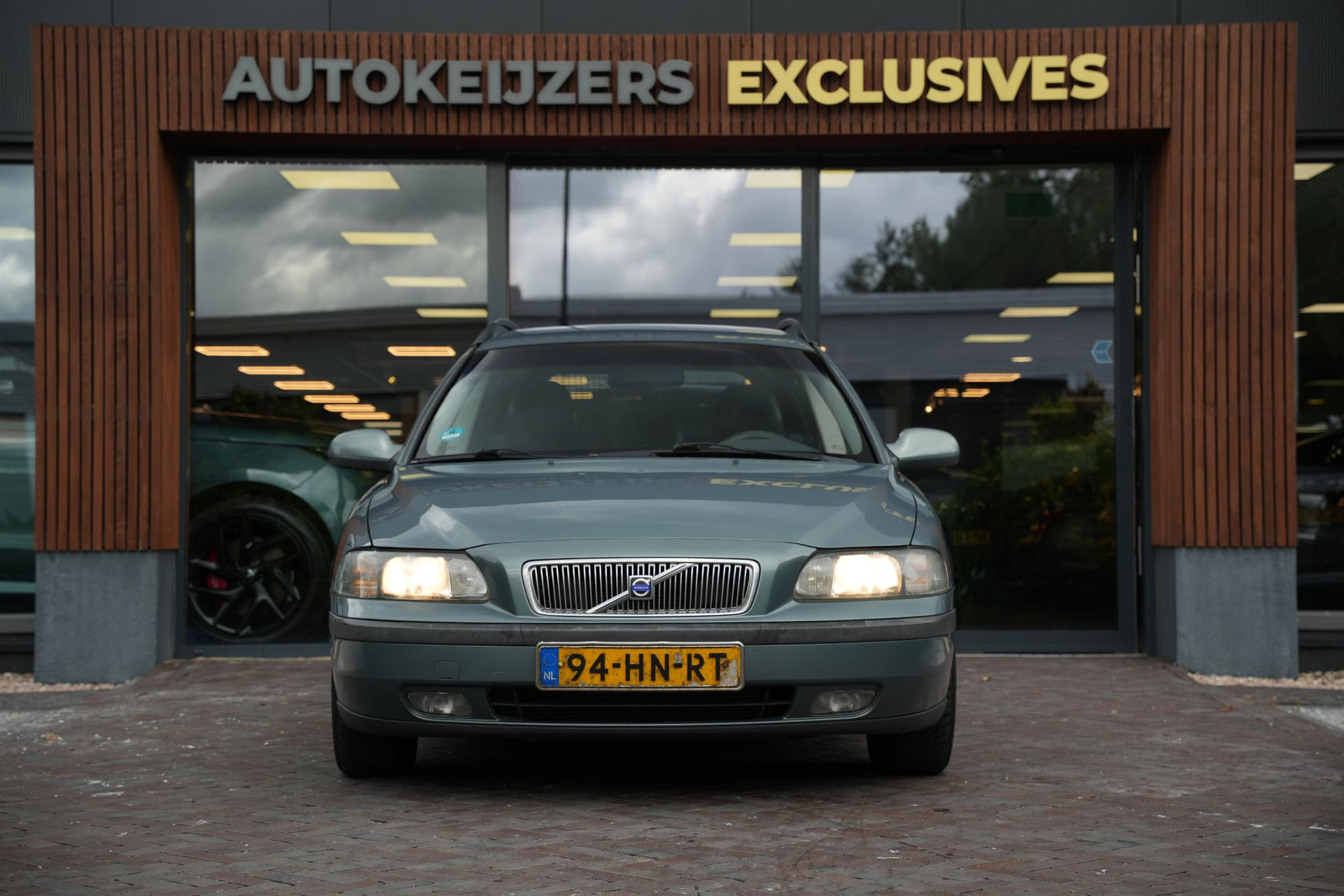 Volvo V70 2.4 Comfort Line 2001 GREYGOLD METALLIC (449) 3