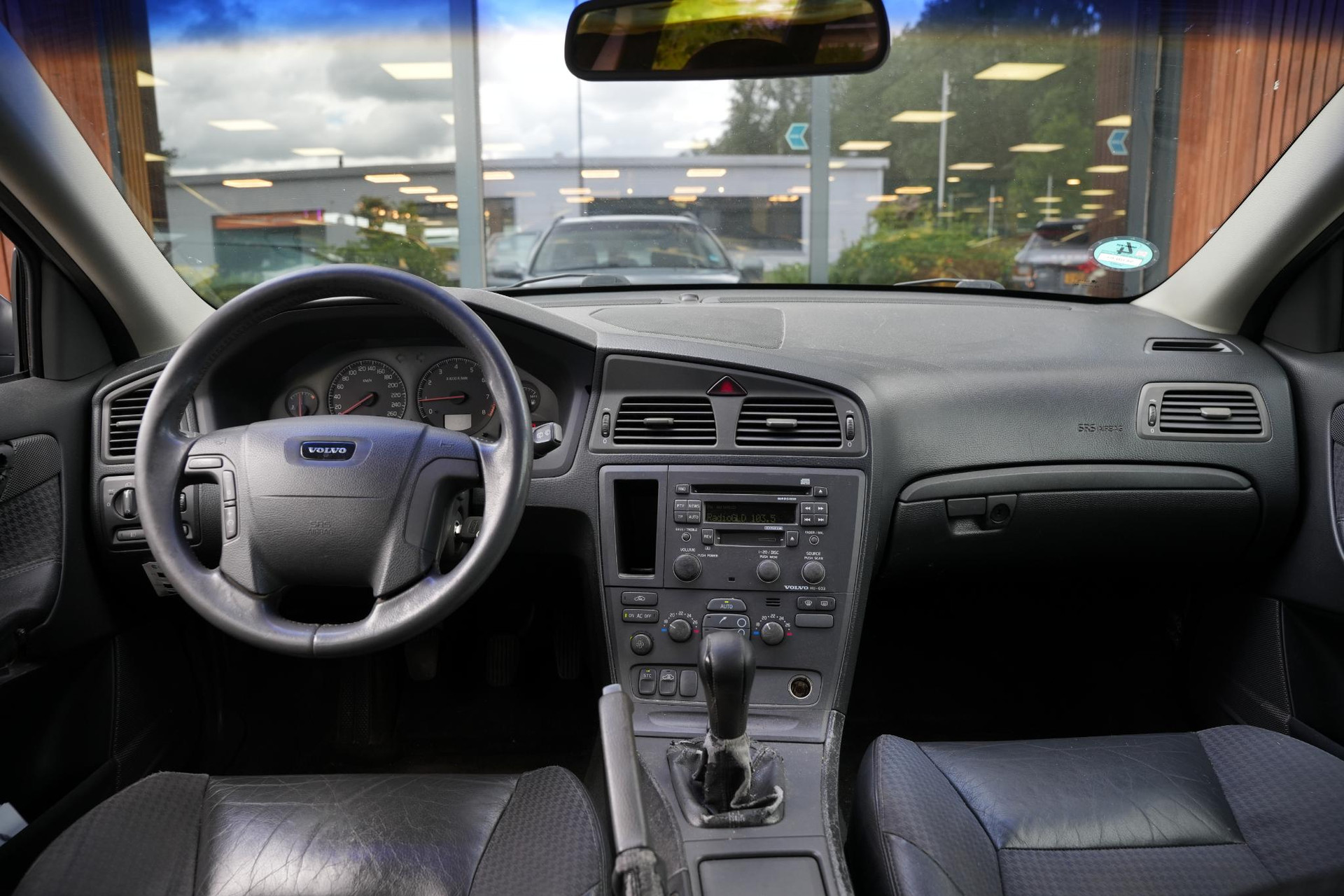 Volvo V70 2.4 Comfort Line 2001 GREYGOLD METALLIC (449) 4