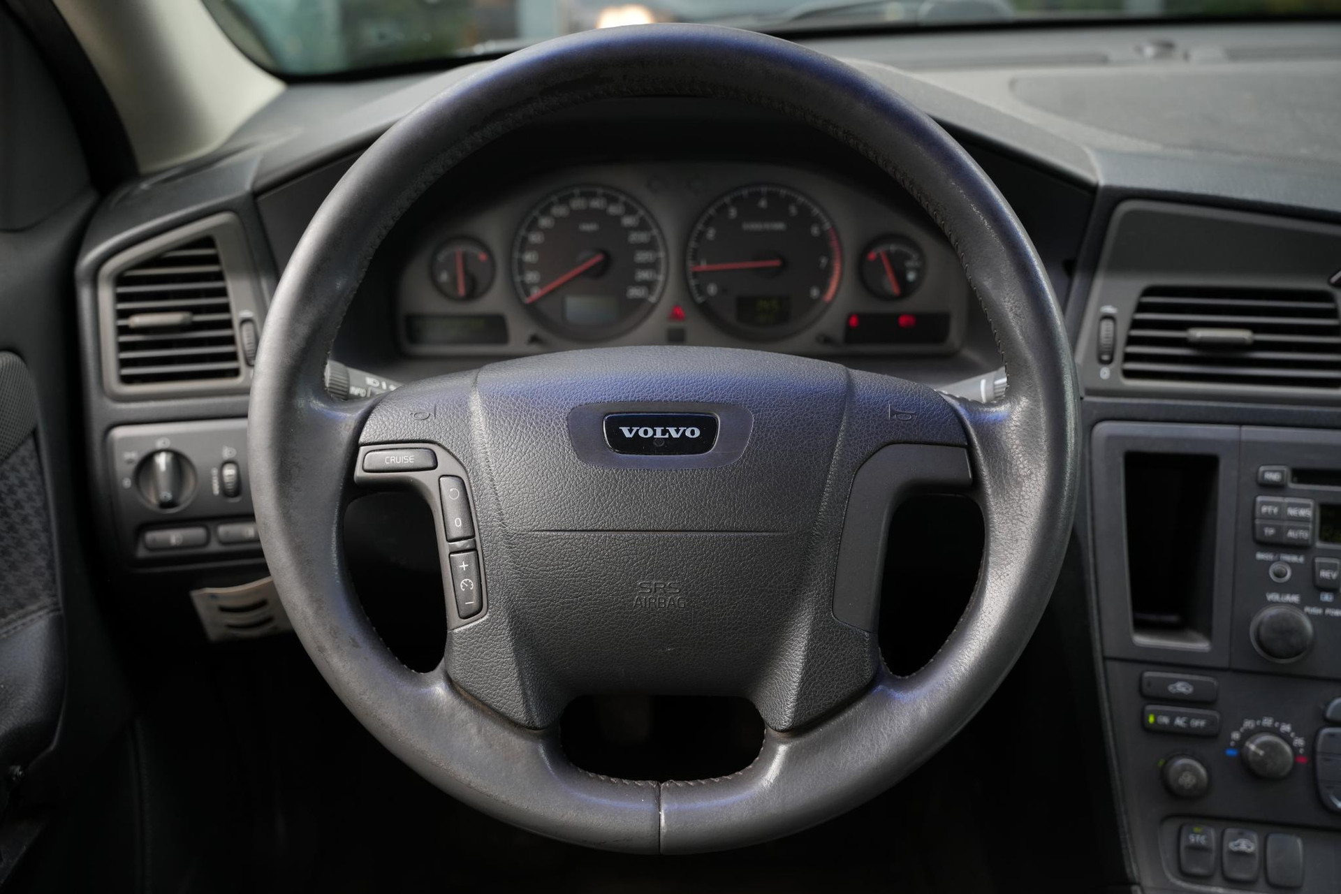 Volvo V70 2.4 Comfort Line 2001 GREYGOLD METALLIC (449) 6