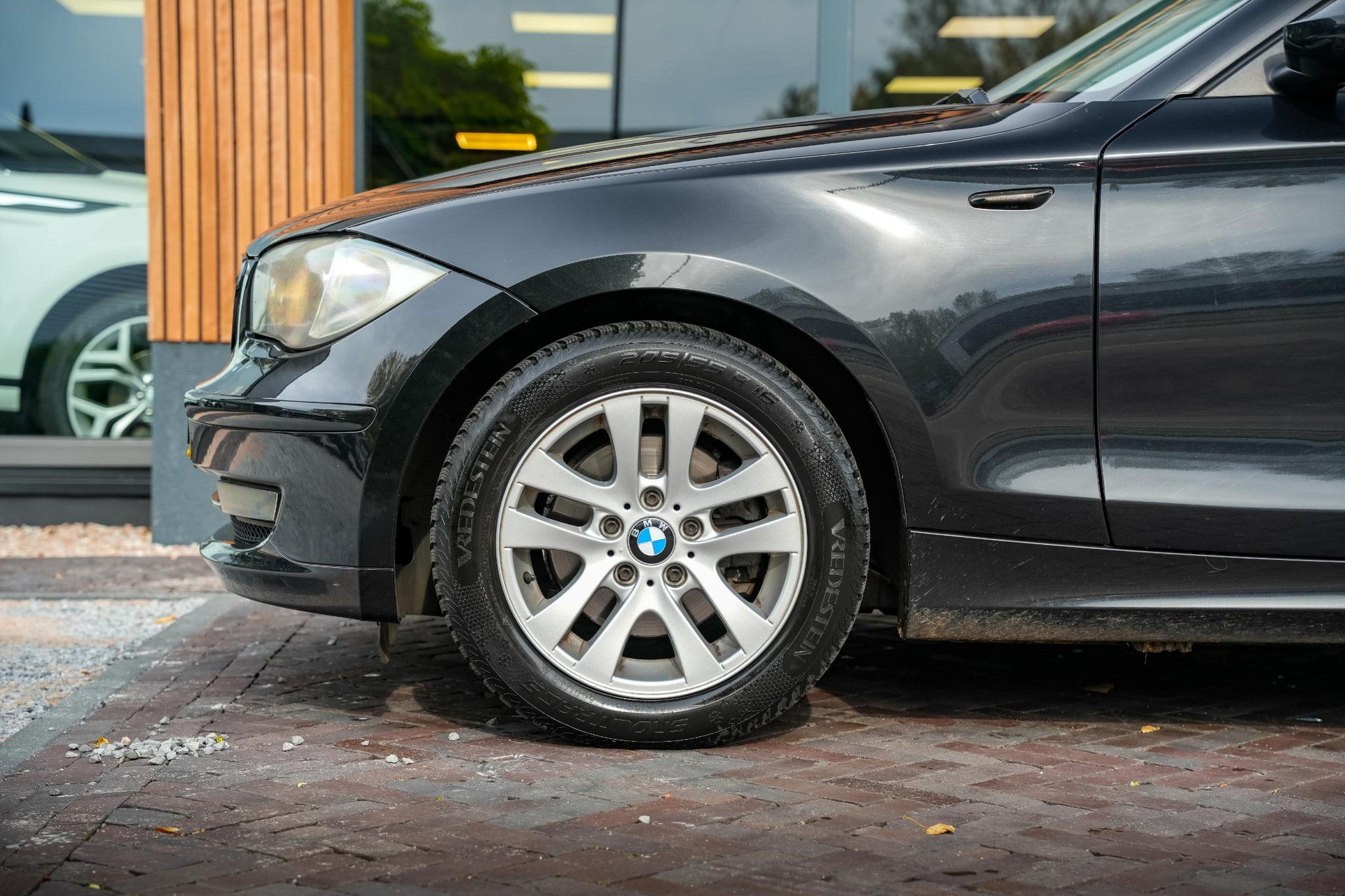 BMW 1-serie 120d Business Line 2008 Saphirschwarz metallic 12