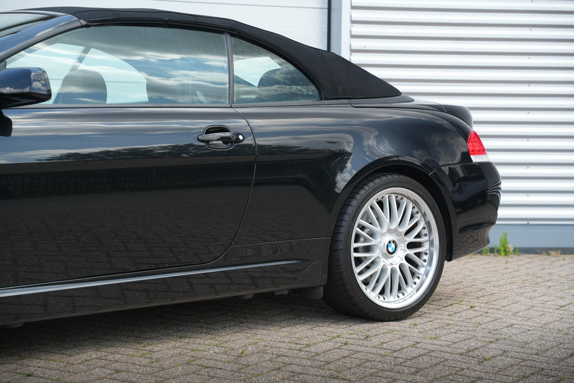 BMW 6 Serie Cabrio 650i 2007 BLACK SAPPHIRE METALLIC (475) 27