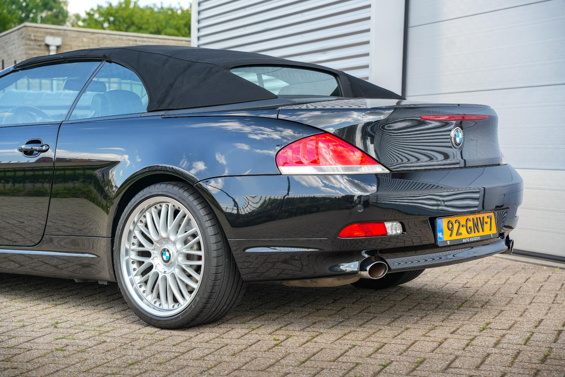 BMW 6 Serie Cabrio 650i 2007 BLACK SAPPHIRE METALLIC (475) 28