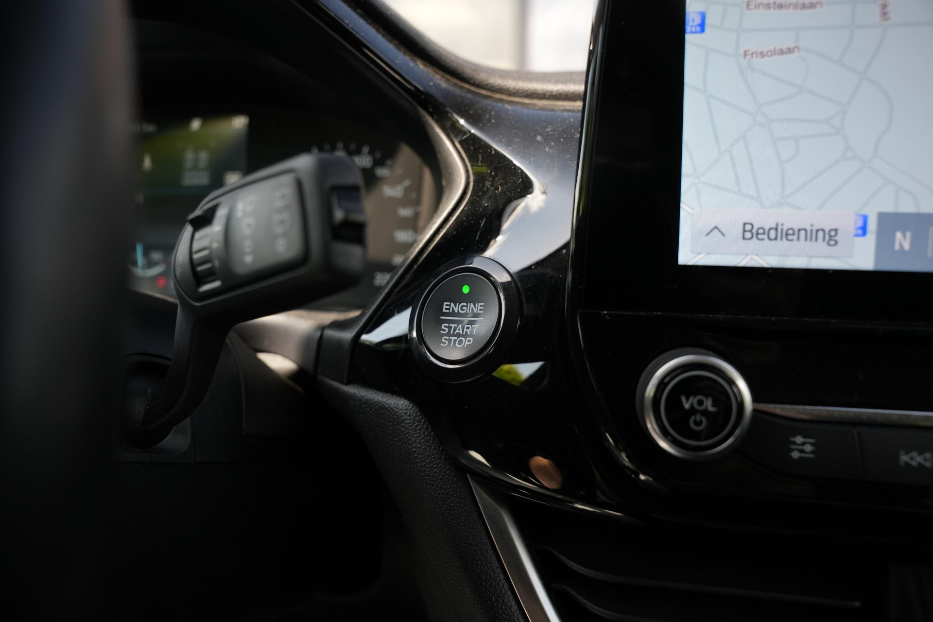 Ford Fiesta 1.0 EcoBoost Hybrid Titanium 2022  28