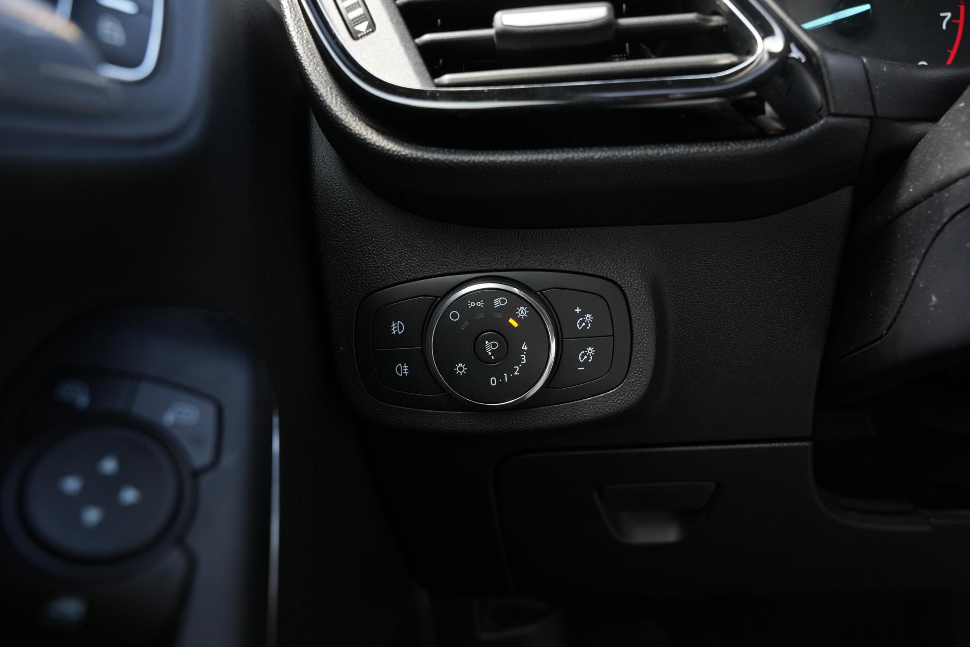 Ford Fiesta 1.0 EcoBoost Hybrid Titanium 2022  35