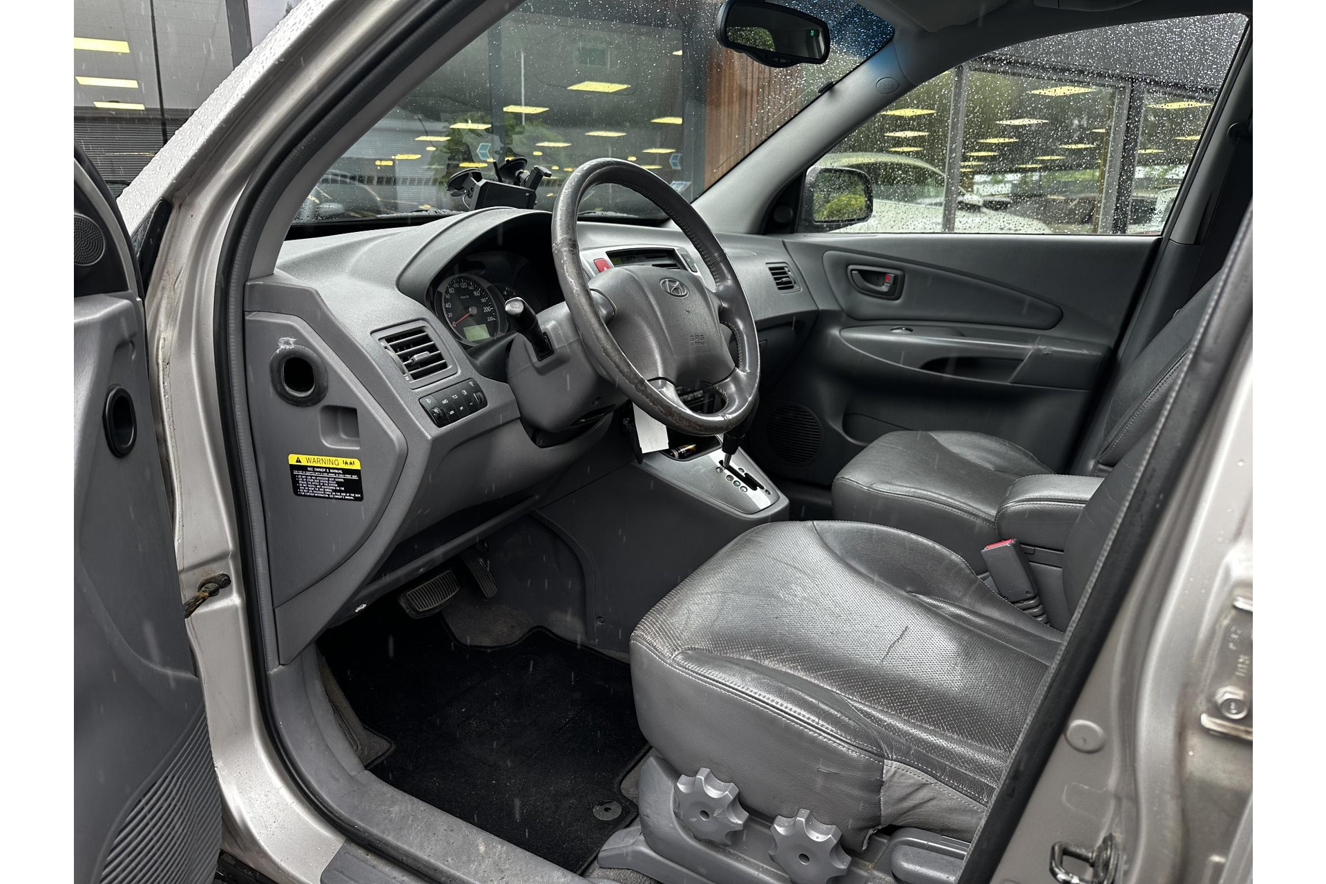 Hyundai Tucson 2.7i V6 4WD Style 2004 Warm Silver Metallic (YK) 13