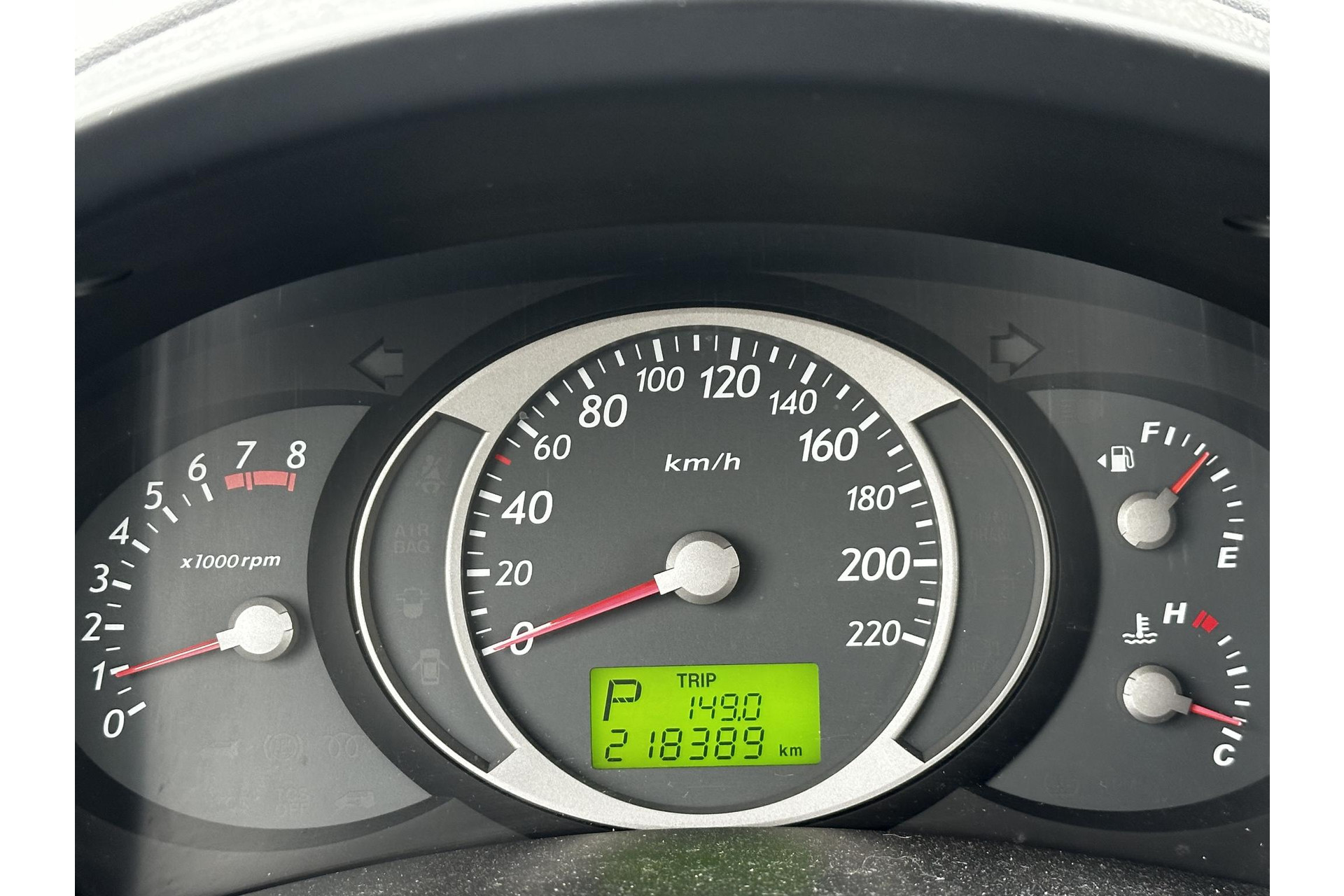 Hyundai Tucson 2.7i V6 4WD Style 2004 Warm Silver Metallic (YK) 16