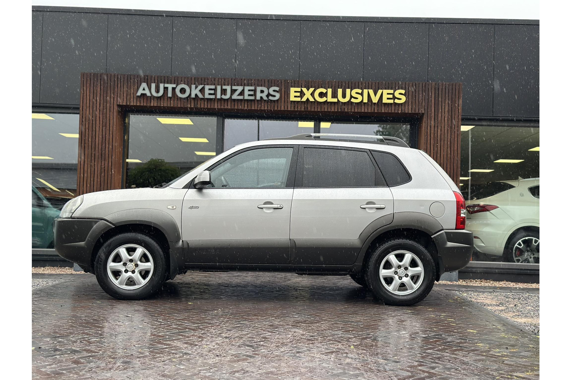 Hyundai Tucson 2.7i V6 4WD Style 2004 Warm Silver Metallic (YK) 3