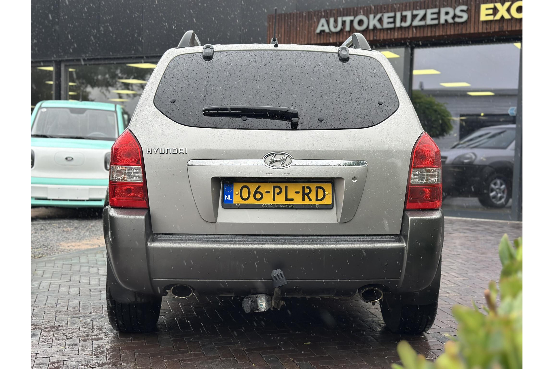 Hyundai Tucson 2.7i V6 4WD Style 2004 Warm Silver Metallic (YK) 4