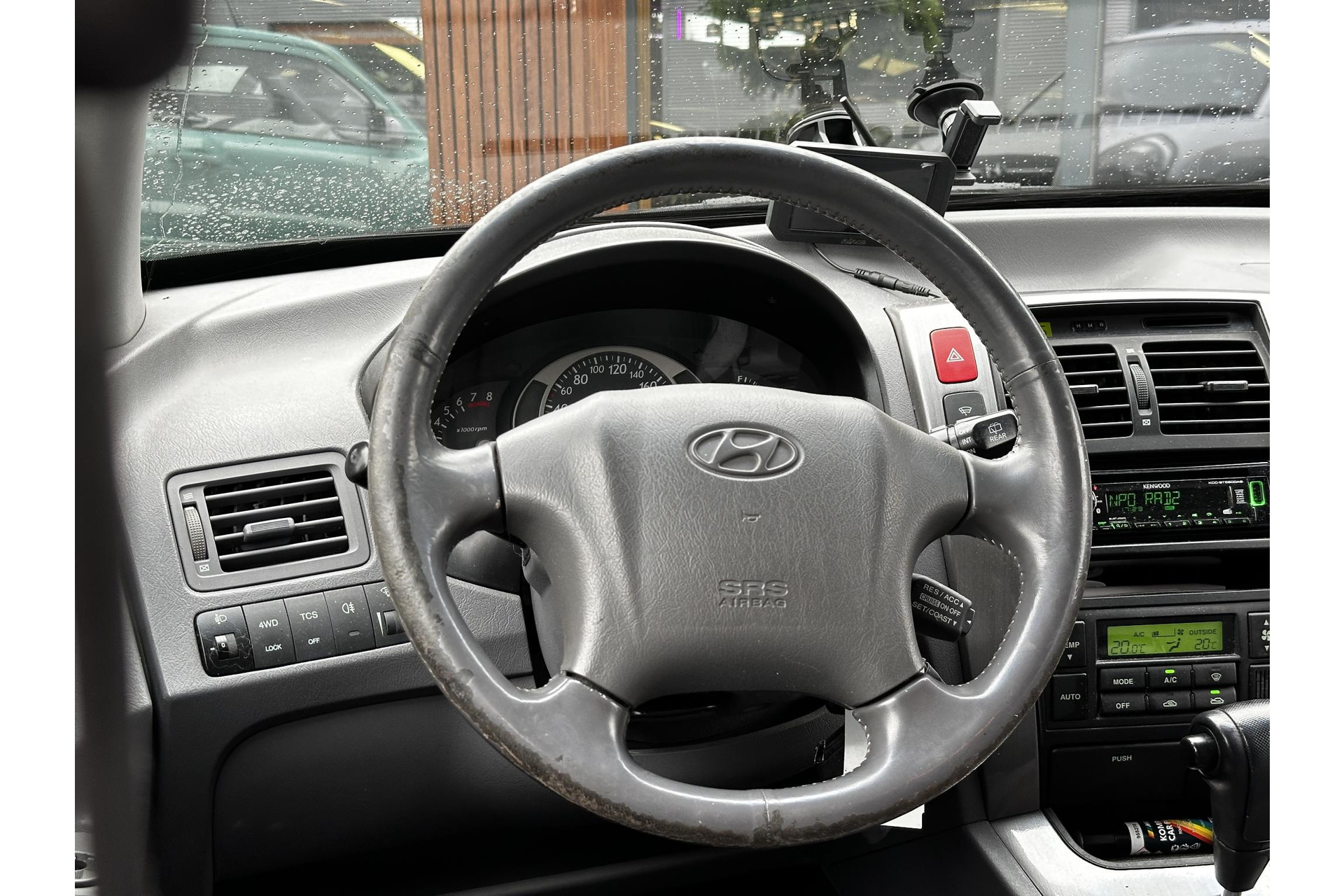 Hyundai Tucson 2.7i V6 4WD Style 2004 Warm Silver Metallic (YK) 9