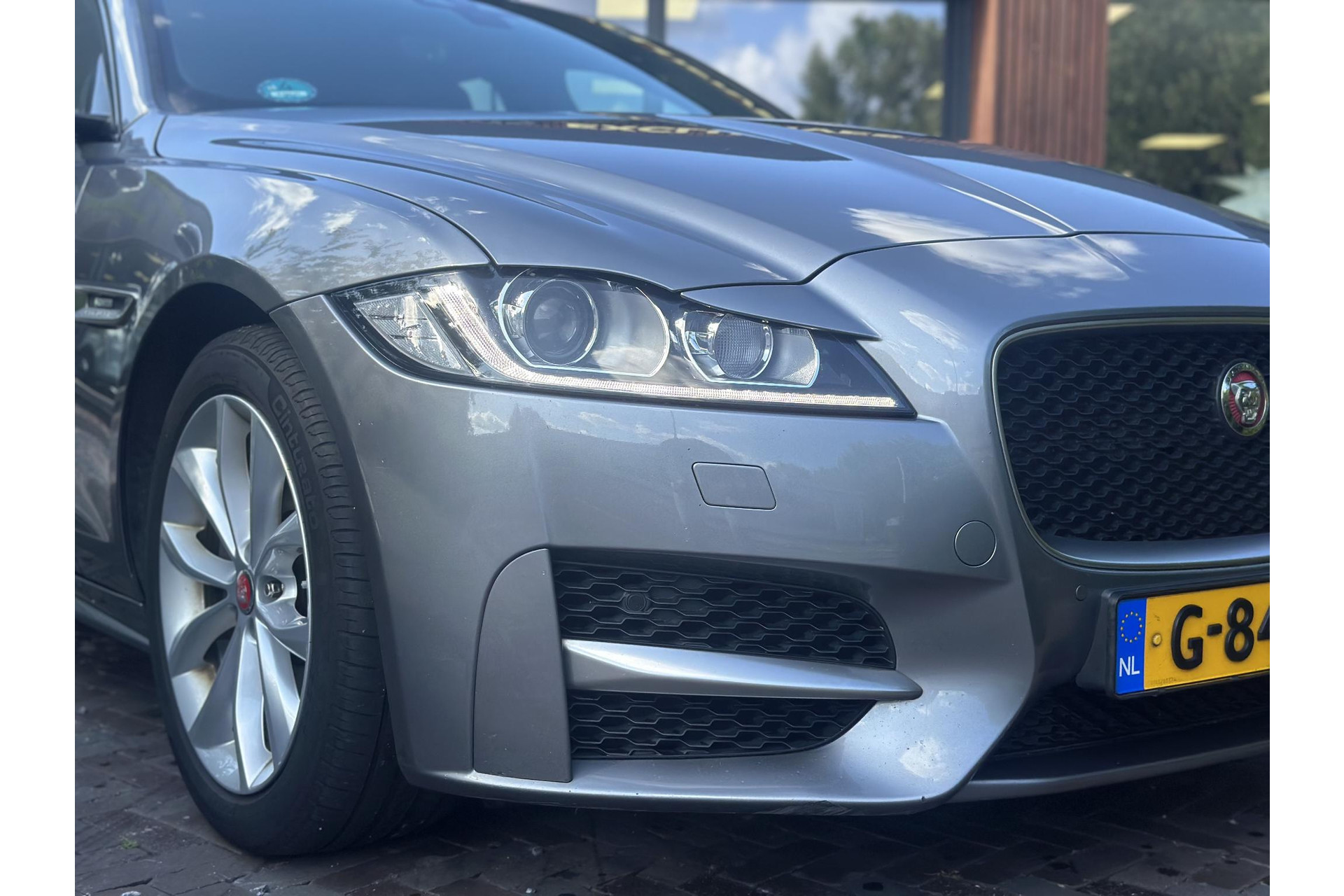 Jaguar XF Sportbrake 2.0d Chequered Flag 2020 Eiger grey-JBC2409 (1DF) 2
