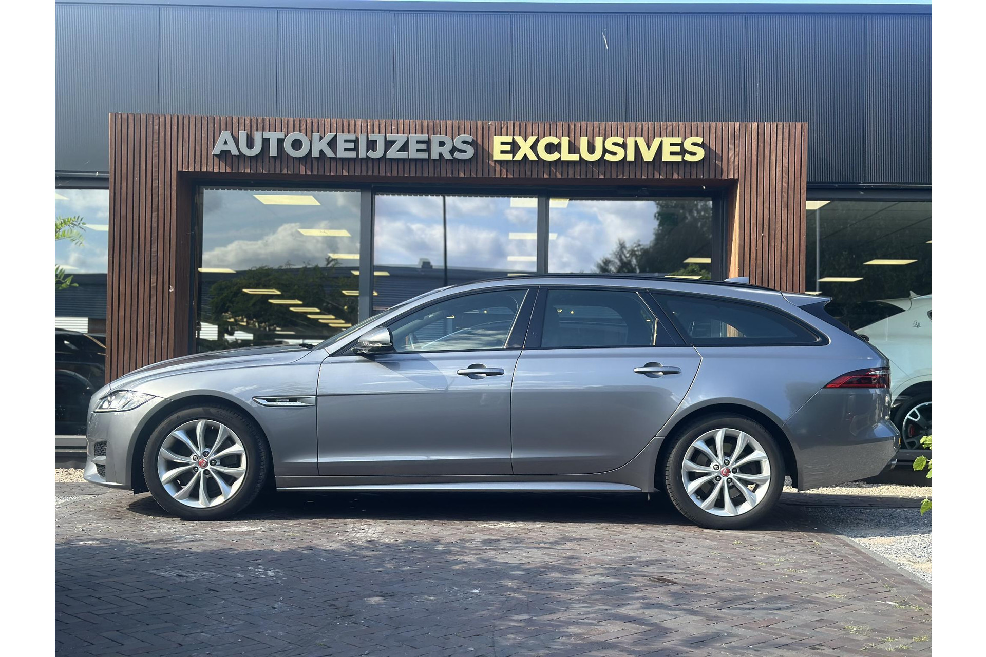 Jaguar XF Sportbrake 2.0d Chequered Flag 2020 Eiger grey-JBC2409 (1DF) 5