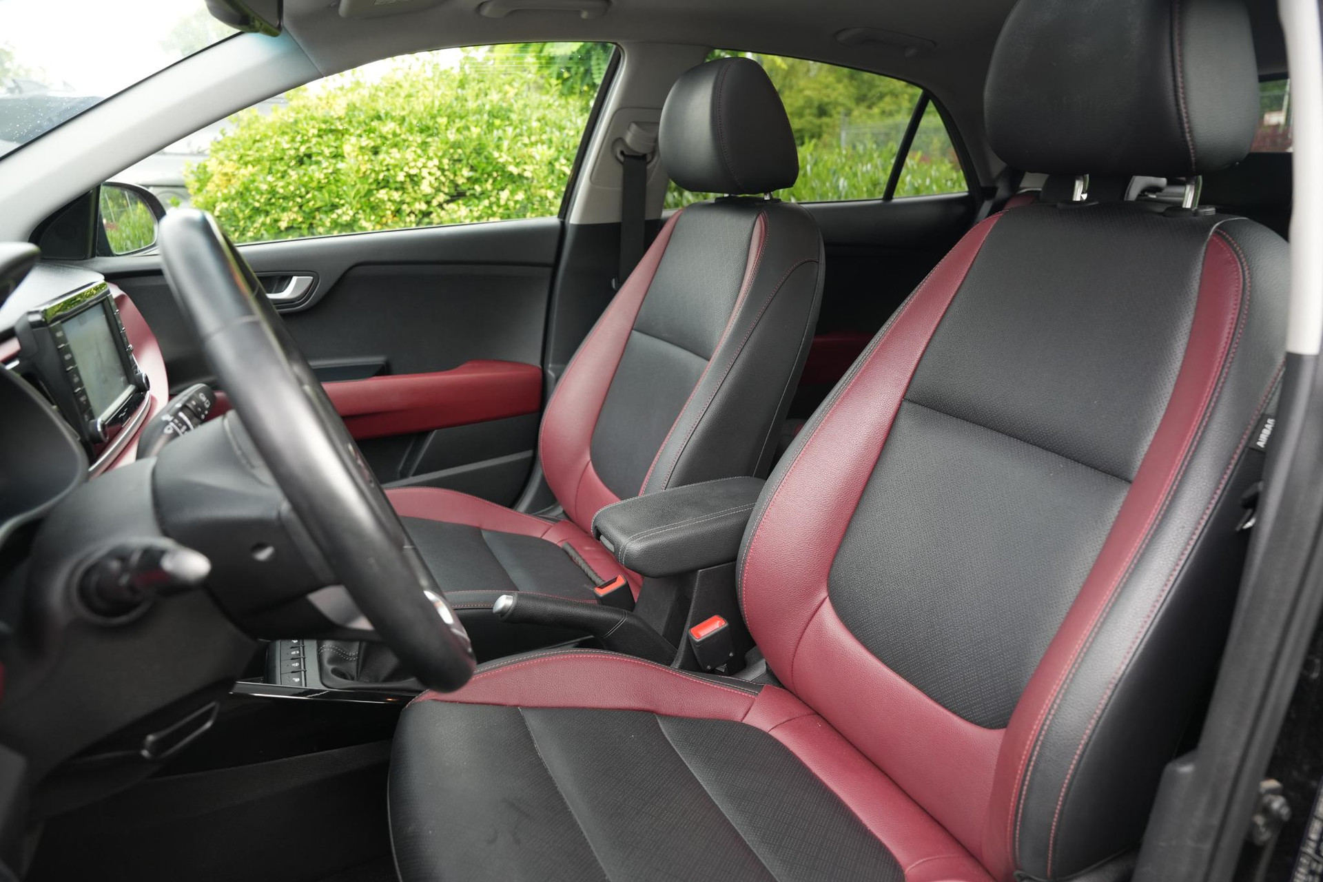 Kia Rio 1.0 TGDI Platinum 2017 Aurora Black Pearl (ABP) 4