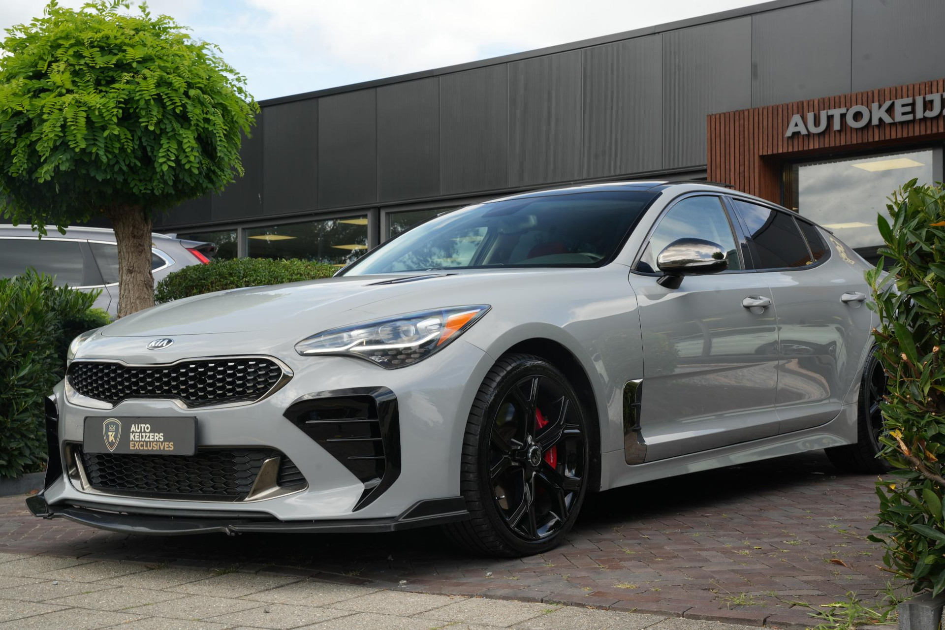 Kia Stinger 3.3 V6 T-GDI AWD GT 2019 Ceramic Silver Metallic (C4S) 12